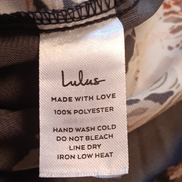 Lulu's Dark Floral Romper ■ Size S - Picture 8 of 9